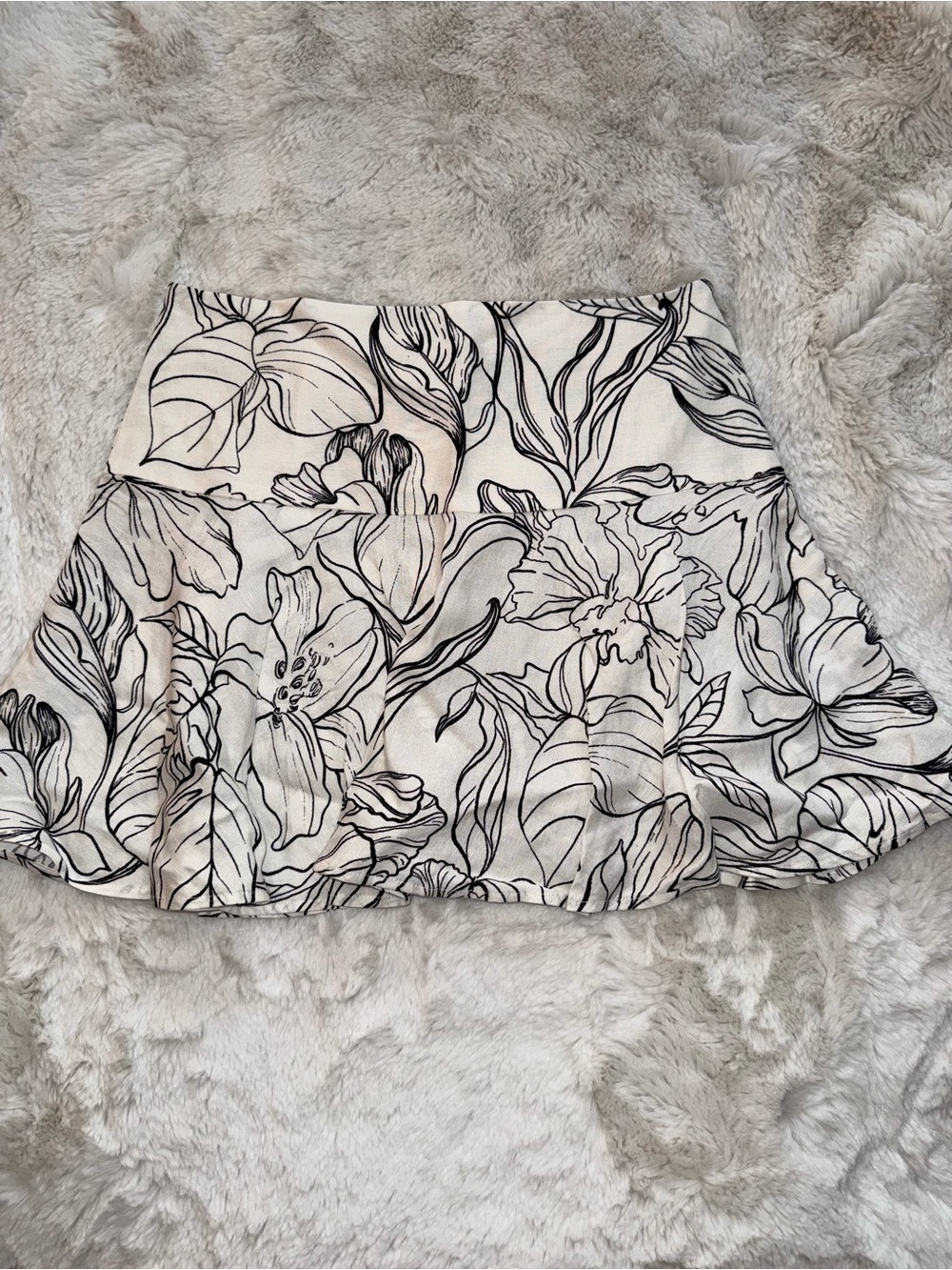 H&M Black & White Floral Mini Skirt